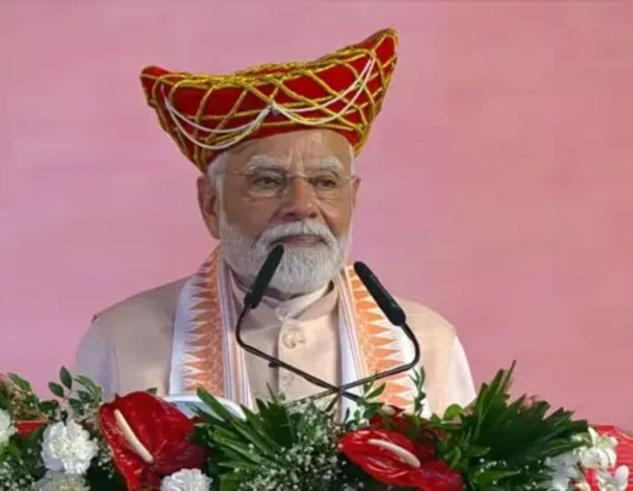 PM inaugurates, lays foundation stone of multiple development projects in Bhopal