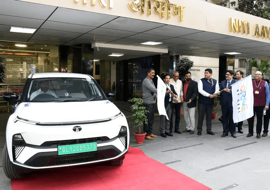 सीईएसएल(CESL) की ‘ईवी एज़ ए सर्विस’ के तहत नीति आयोग में इलेक्ट्रिक कारें तैनात की गईं