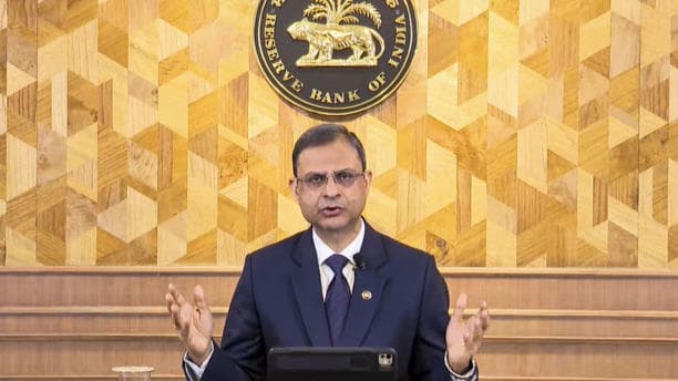 आरबीआई ने नकदी संकट को कम करने के लिए 80,000 करोड़ रुपये की ओएमओ खरीद की घोषणा की