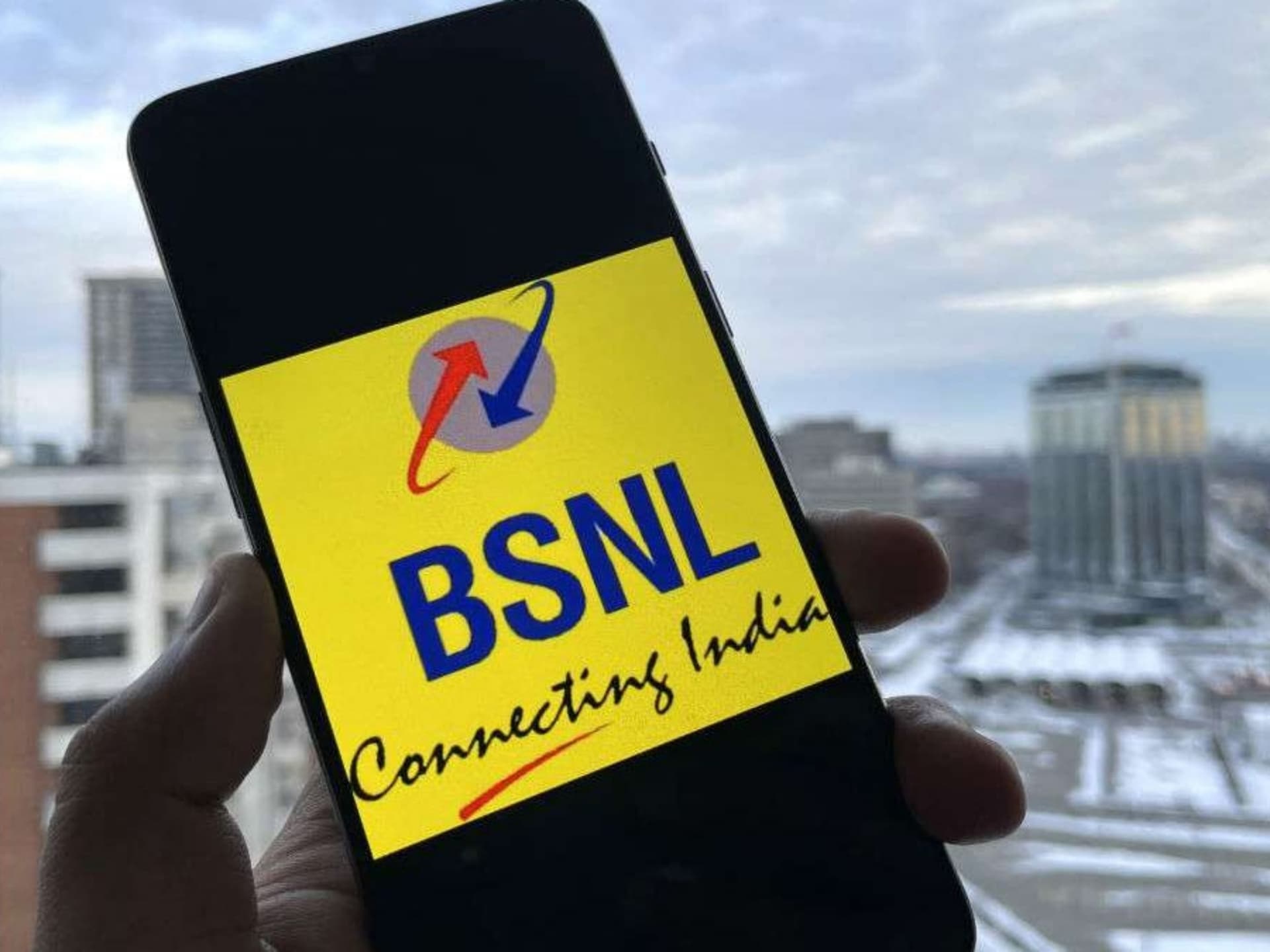 India Post And BSNL Sign MoU to Boost Mobile Connectivity in Rural Areas