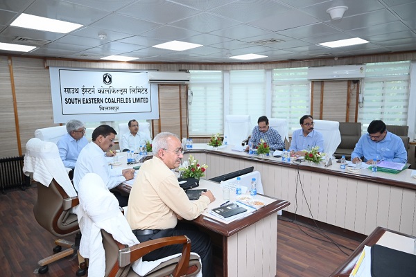 चेयरमेन कोल इण्डिया ने एसईसीएल की ली समीक्षा बैठक, गुजरात स्टेट पावर कारपोरेशन लिमिटेड की शीर्ष टीम के साथ भी हुई बैठक