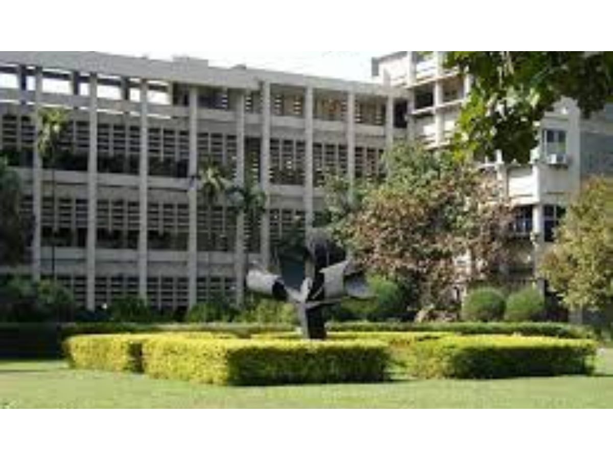 QS rankings 2024: आईआईटी बॉम्बे वैश्विक स्तर पर शीर्ष 150 विश्वविद्यालयों में शामिल, देश में no.1