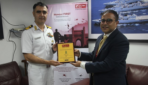IDFC फर्स्ट बैंक ने ऑनर फर्स्ट बैंकिंग समाधान पेश करने के लिए भारतीय नौसेना के साथ किया करार।