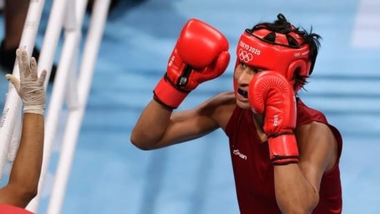 टोक्यो ओलंपिक  के बॉक्सिंग में भारतीय बॉक्सर लवलीना बोर्गोहेन ने सेमीफाइनल में मारी बाजी, देश के लिए जीता कांस्य पदक